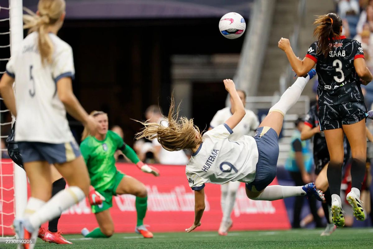 SEATTLE, WASHINGTON - AUGUST 18: Jordyn Huitema #9 of Seattle Reign FC shoots to target and scores the team's second goal  during the NWSL match between Seattle Reign and Chicago Stars at Lumen Field on August 18, 2025 in Seattle, Washington.